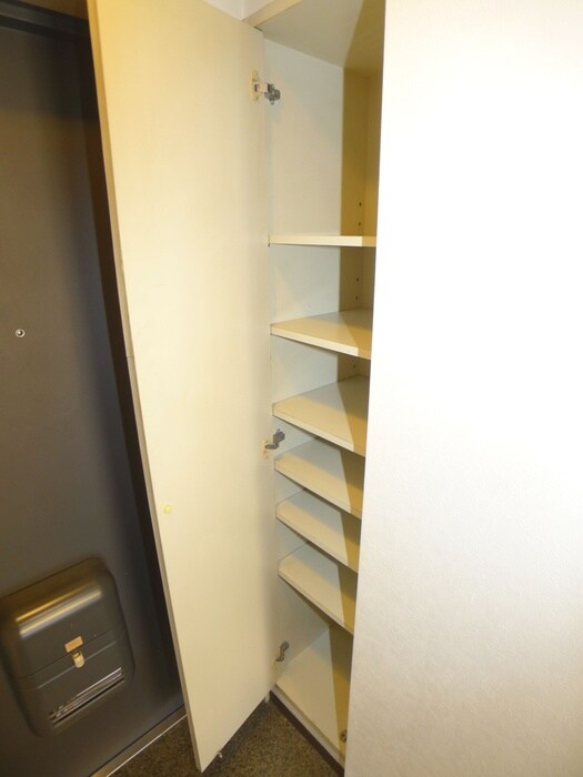 物件内観写真13　(靴箱)