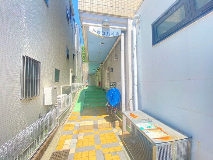 物件外観写真5　(エントランス部分)