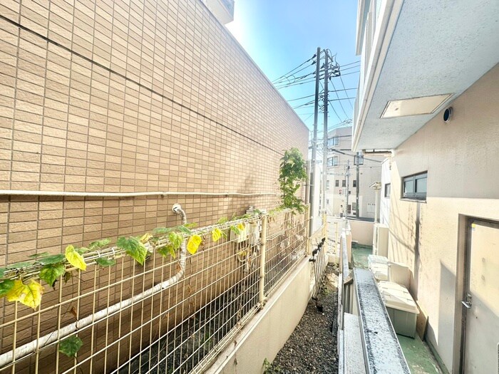 物件内観写真14　(室内からの展望)