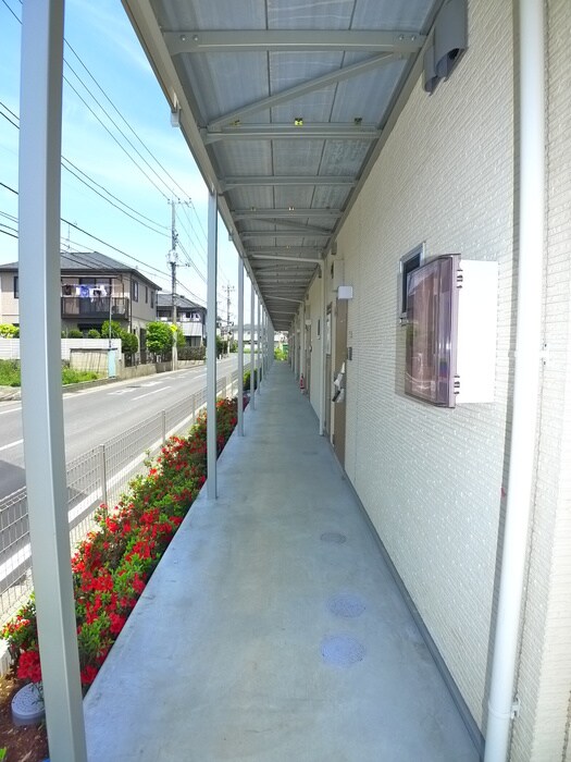 物件外観写真5　(エントランス部分)