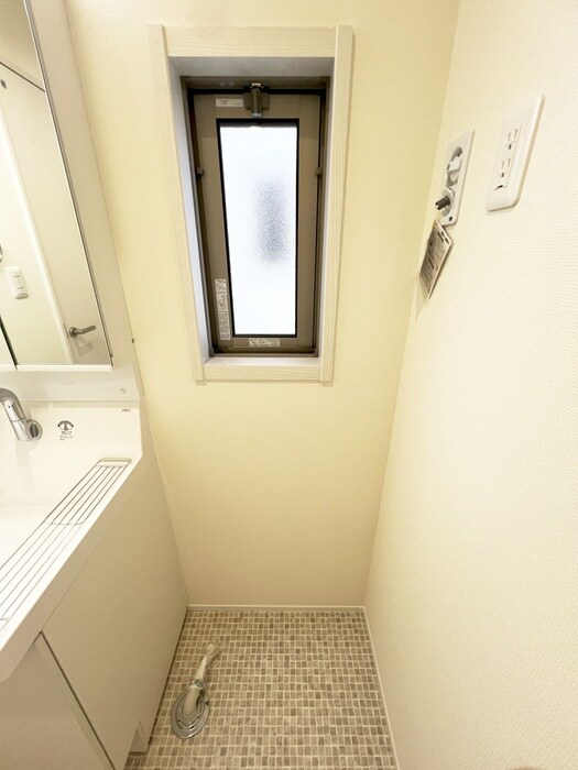 物件内観写真14　(洗濯機置場)