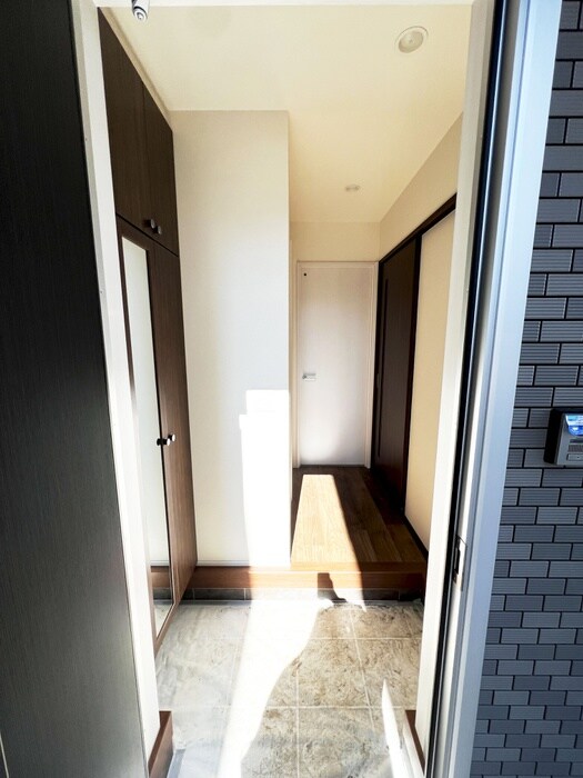 物件内観写真17　(玄関)