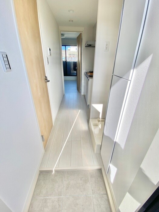 物件内観写真7　(玄関)