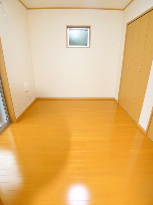 物件内観写真4　(居室)