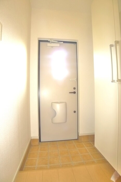 物件内観写真14　(玄関)