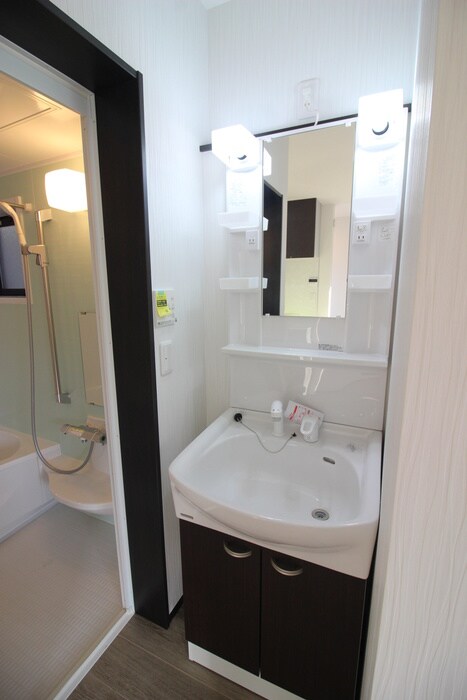 物件内観写真11　(洗面)