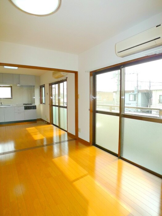 物件内観写真16　(室内からの展望)