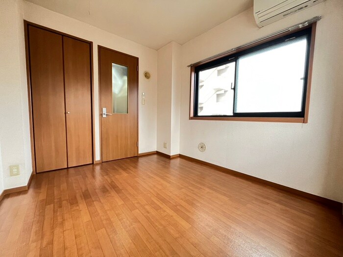 物件内観写真9　(居室)