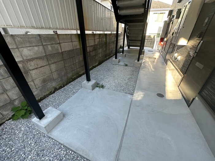 物件外観写真3　(駐輪場)