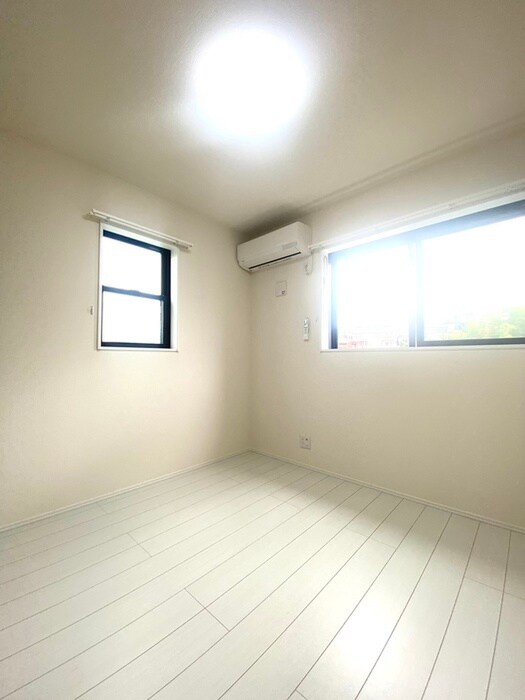 物件内観写真10　(居室)