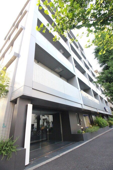 Ａｐａｒｔｍｅｎｔｓ 都立大学外観写真