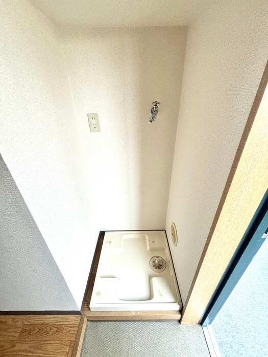 物件内観写真15　(洗濯機置場)