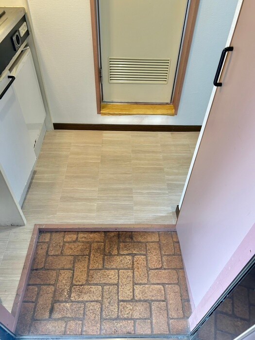 物件内観写真17　(玄関)