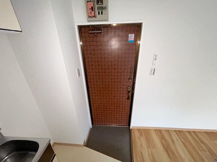 物件内観写真14　(玄関)