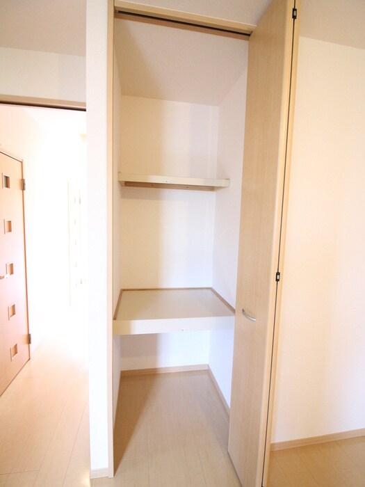 物件内観写真18　(収納)