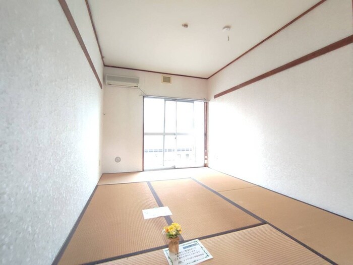 物件内観写真8　(居室)