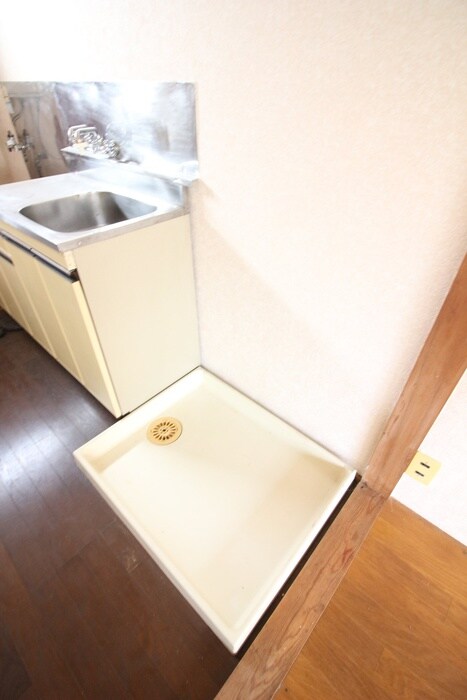 物件内観写真13　(洗濯機置場)