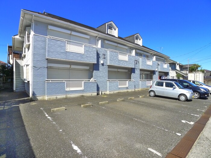 物件外観写真3　(駐車場)