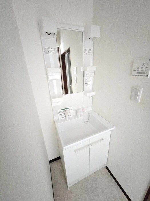 物件内観写真12　(洗面)