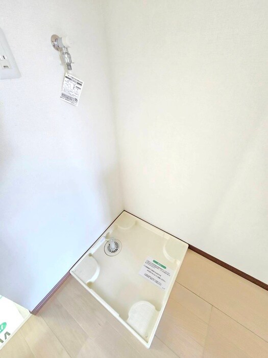 物件内観写真13　(洗濯機置場)