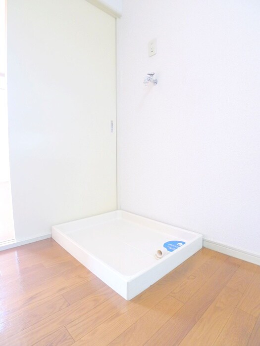 物件内観写真13　(洗濯機置場)