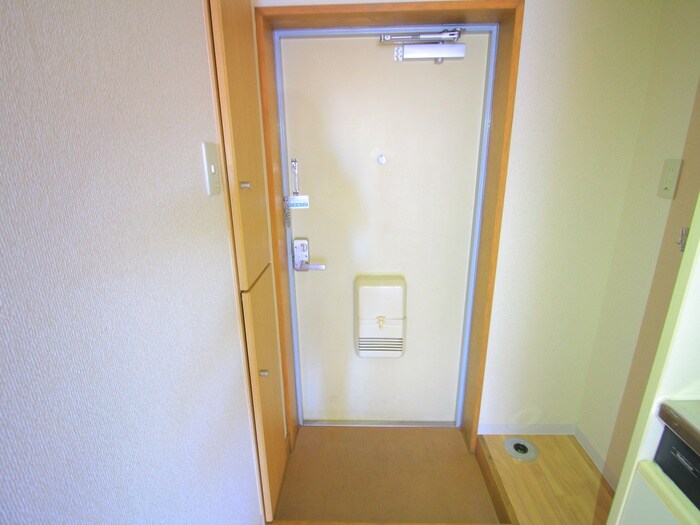 物件内観写真17　(玄関)