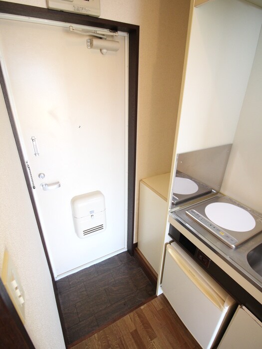 物件内観写真15　(玄関)