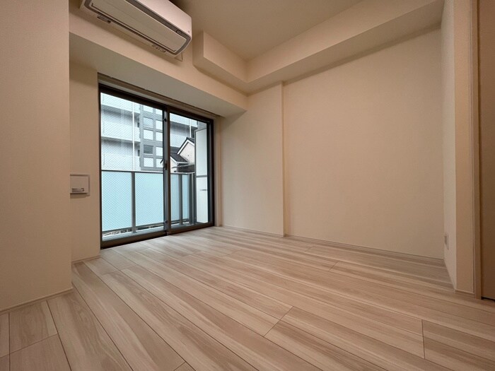 物件内観写真3　(室内からの展望)