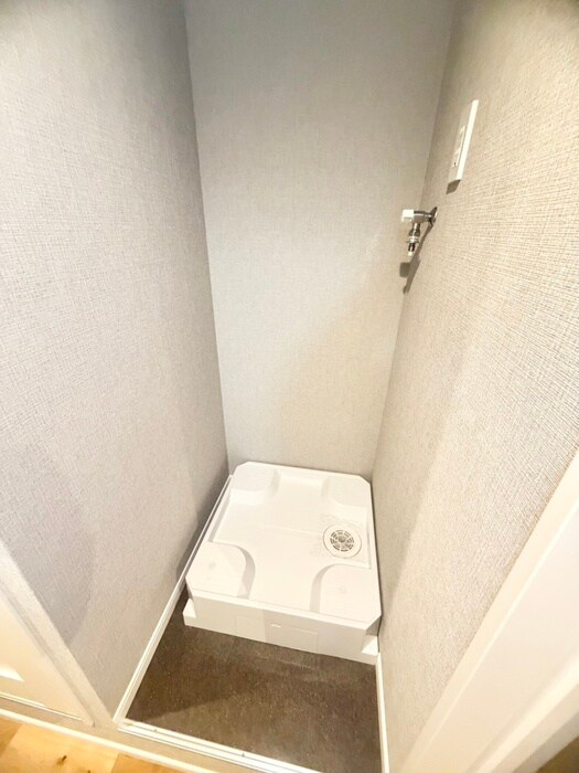 物件内観写真13　(洗濯機置場)