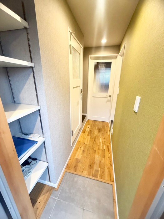 物件内観写真14　(玄関)