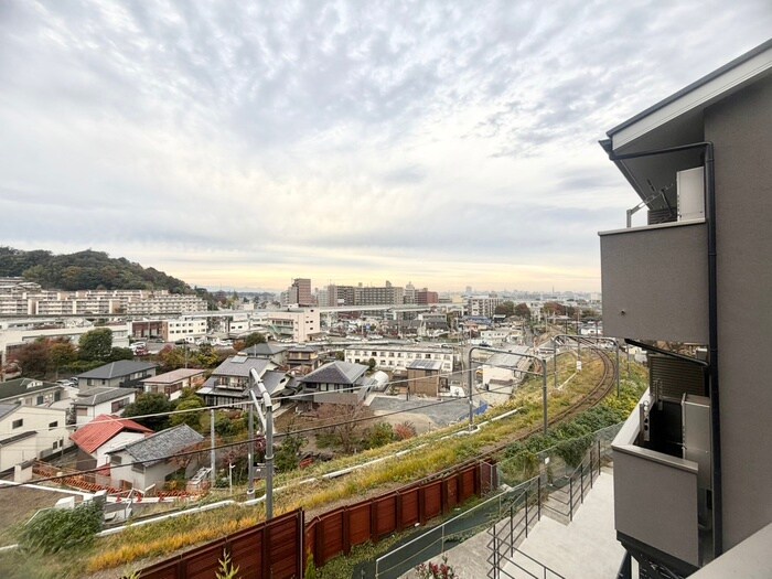 物件内観写真16　(室内からの展望)