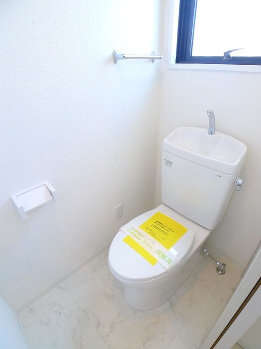 物件内観写真13　(トイレ)