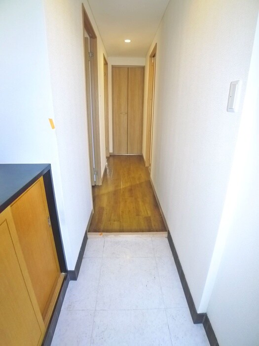 物件内観写真18　(廊下)