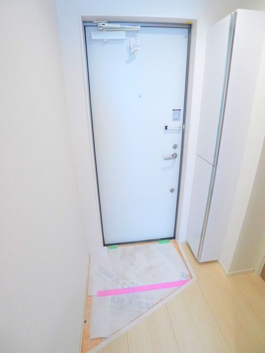 物件内観写真16　(玄関)