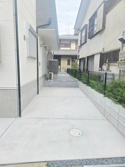 物件外観写真2　(駐車場)