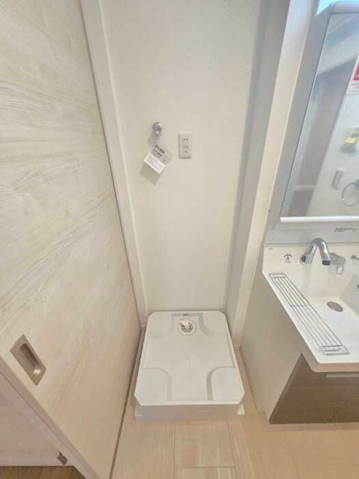 物件内観写真16　(洗濯機置場)