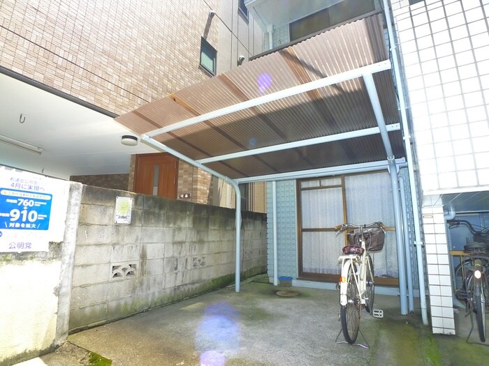 物件外観写真5　(駐輪場)