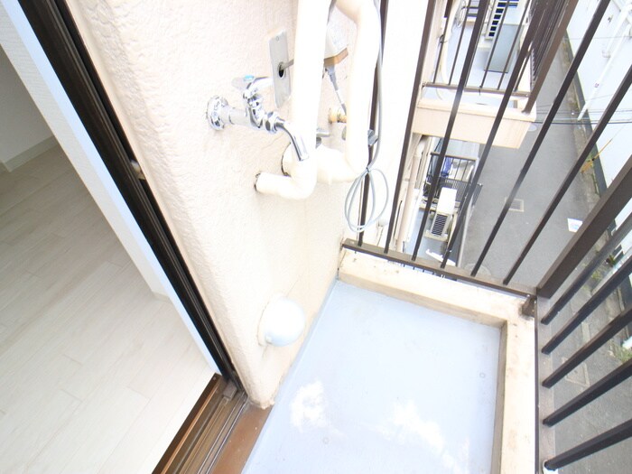 物件内観写真13　(洗濯機置場)