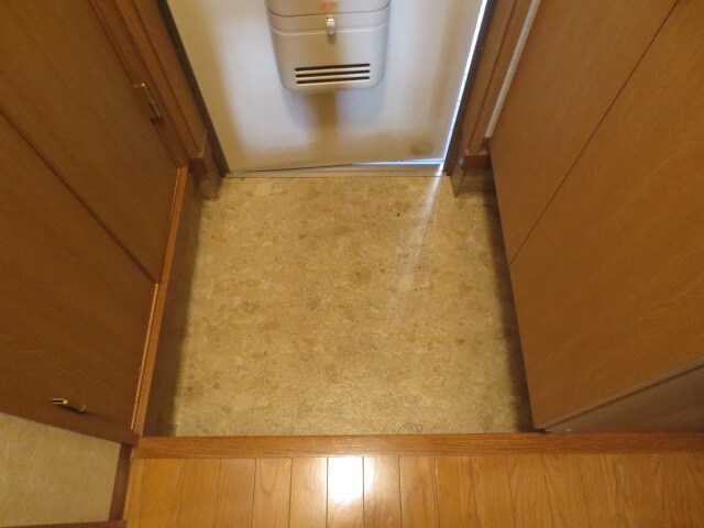 物件内観写真6　(玄関)