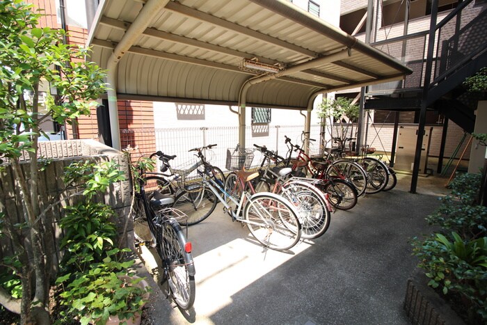 物件外観写真3　(駐輪場)