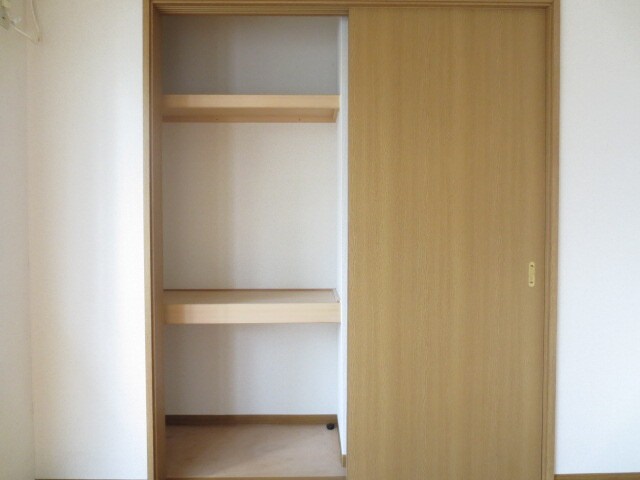 物件内観写真15　(収納)