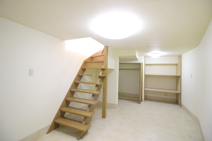 物件内観写真9　(居室)