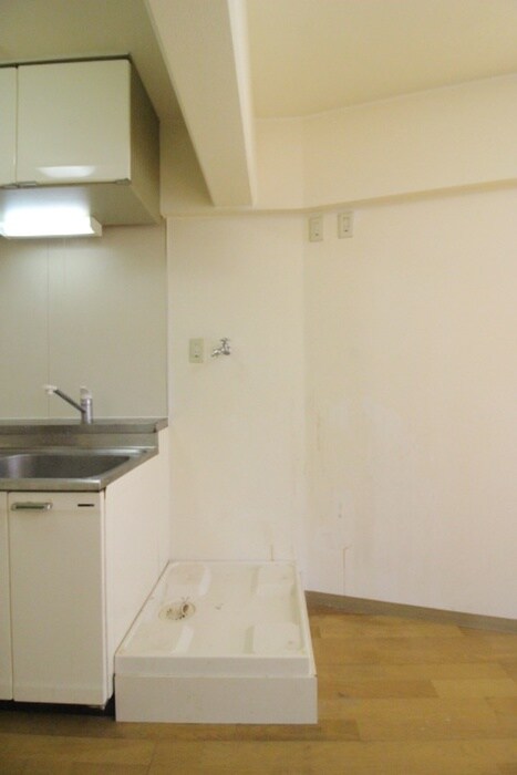 物件内観写真13　(洗濯機置場)