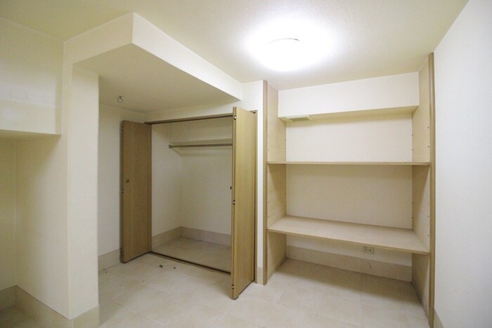 物件内観写真15　(収納)