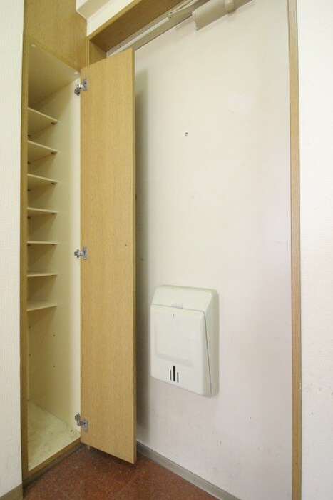 物件内観写真18　(靴箱)