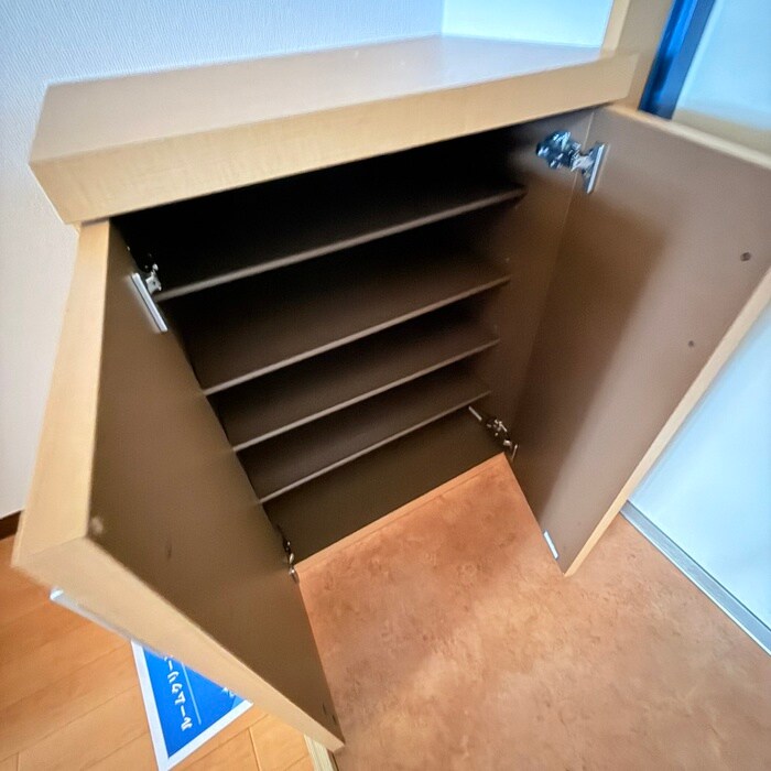 物件内観写真15　(靴箱)