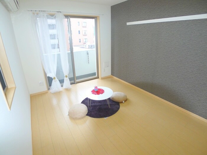 物件内観写真15　(室内からの展望)