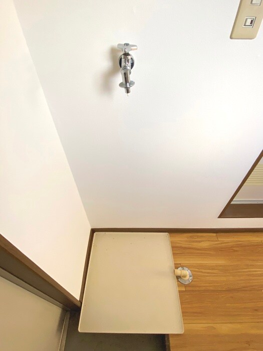 物件内観写真14　(洗濯機置場)