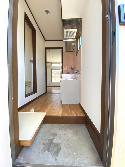 物件内観写真15　(玄関)