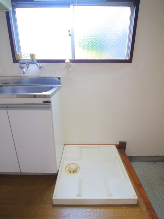 物件内観写真10　(洗濯機置場)